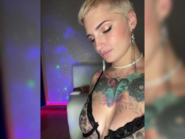 ALIEN_GIRL