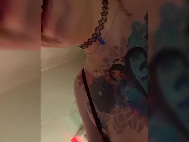 AbsintheGirl live cam on BongaCams