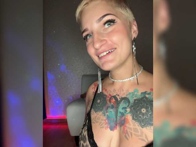 ALIEN_GIRL
