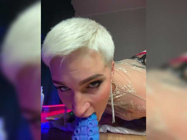 ALIEN_GIRL