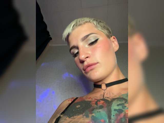 AbsintheGirl live cam on BongaCams