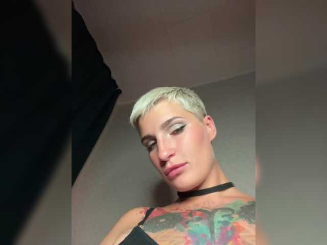 AbsintheGirl live cam on BongaCams
