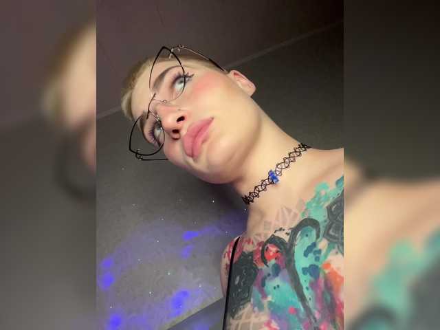 absinthegirl live sex show