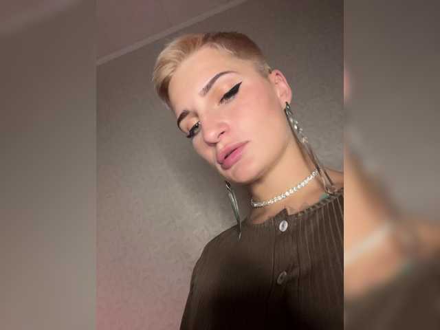 AbsintheGirl live cam on BongaCams