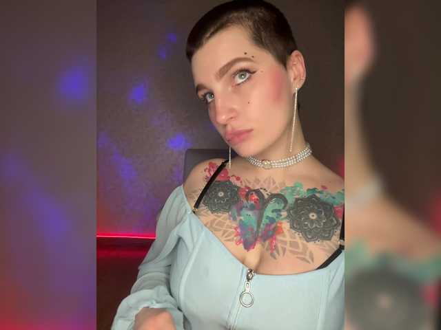 AbsintheGirl's BongaCams show and profile