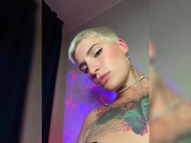 AbsintheGirl live cam on BongaCams