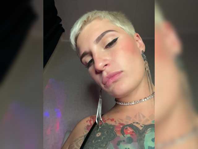 ALIEN_GIRL