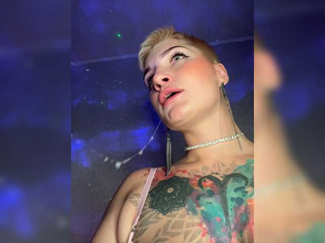 ALIEN_GIRL