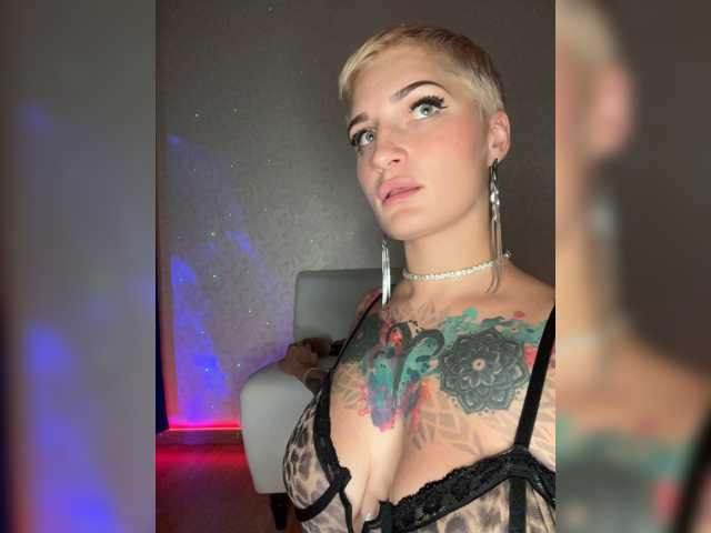 ALIEN_GIRL
