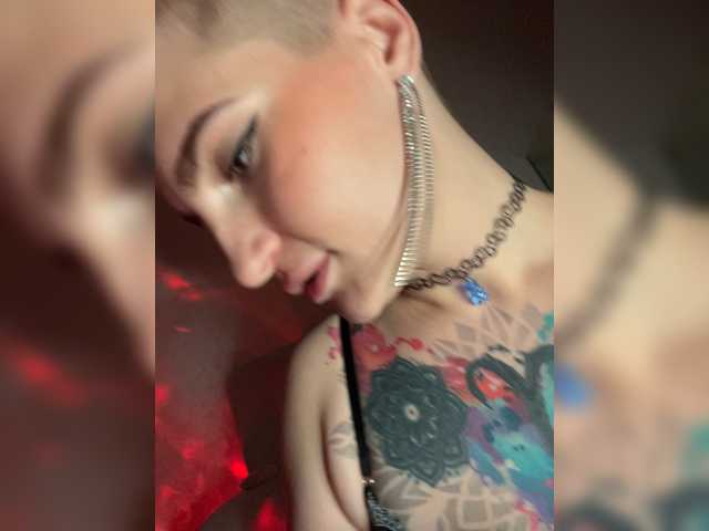 ALIEN_GIRL