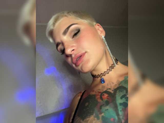 ALIEN_GIRL