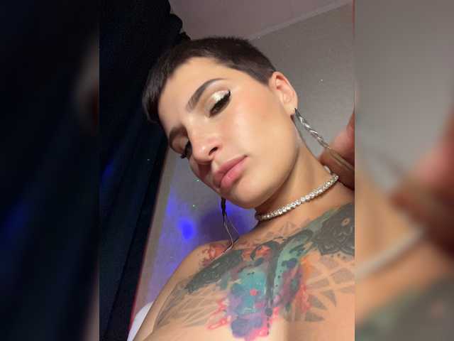 AbsintheGirl live cam on BongaCams