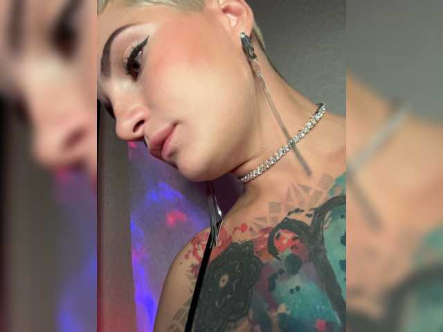 ALIEN_GIRL