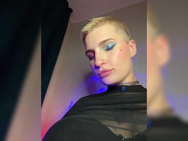 AbsintheGirl live cam on BongaCams