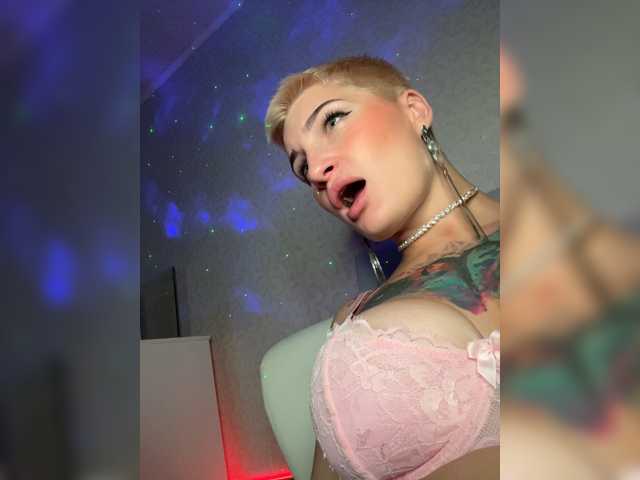 ALIEN_GIRL