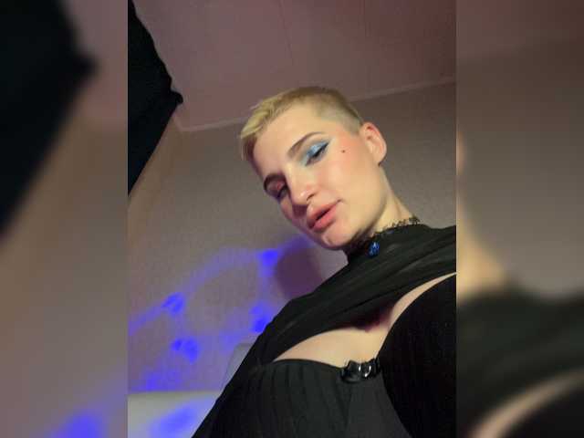 AbsintheGirl live cam on BongaCams