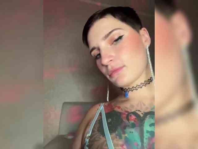 Модель: ALIEN_GIRL