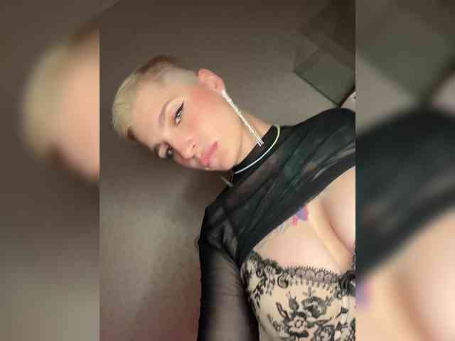 AbsintheGirl Sex Cam Show