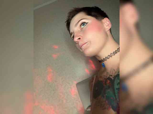 ALIEN_GIRL