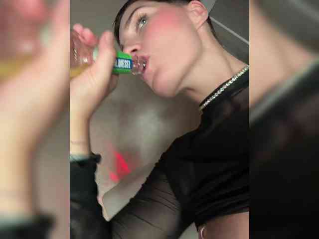 ALIEN_GIRL