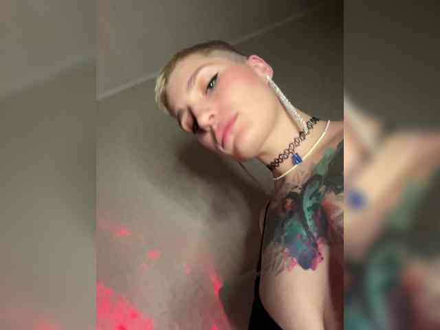 AbsintheGirl Sex Cam Show