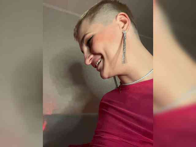 AbsintheGirl Sex Cam Show