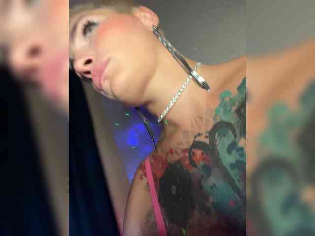 ALIEN_GIRL
