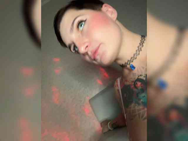 ALIEN_GIRL