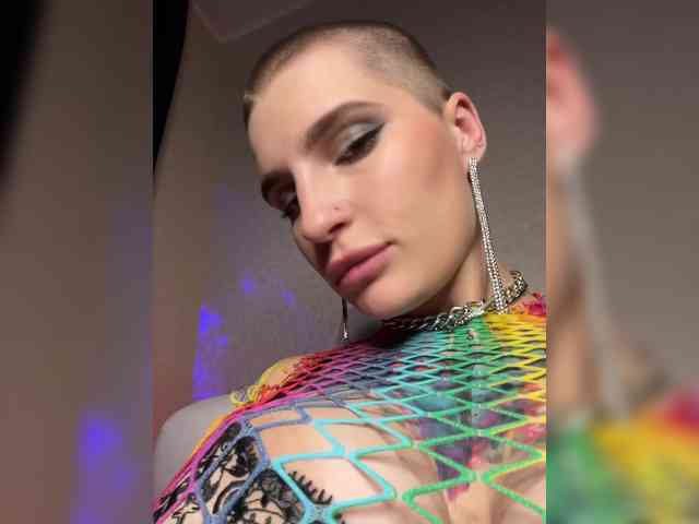 AbsintheGirl Live Webcam on BongaCams