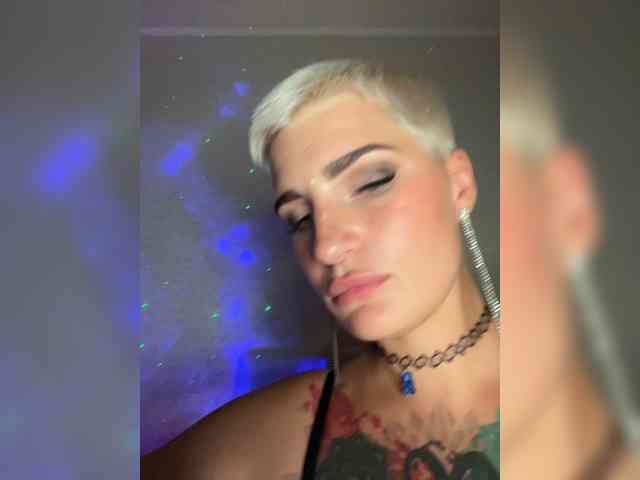 ALIEN_GIRL