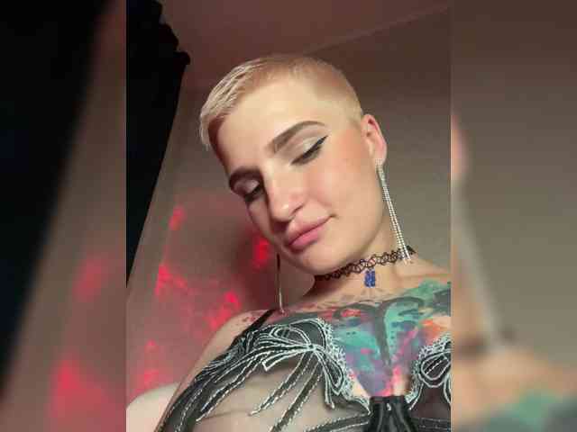 ALIEN_GIRL