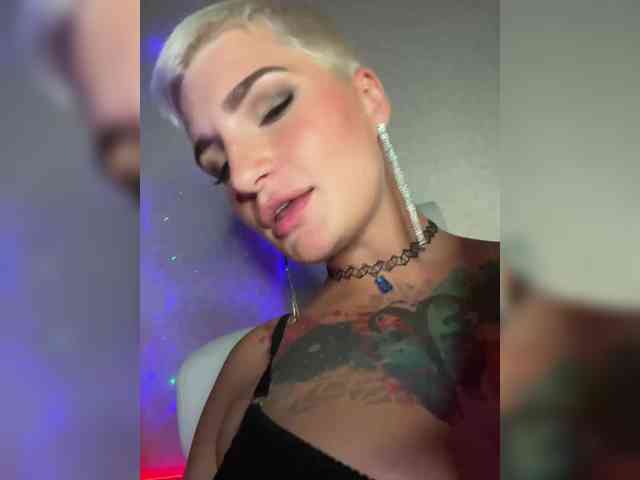 Model: ALIEN_GIRL