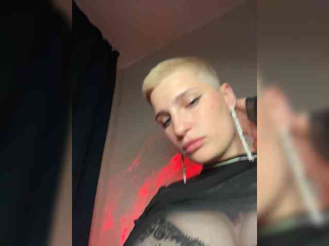 AbsintheGirl Sex Cam Show