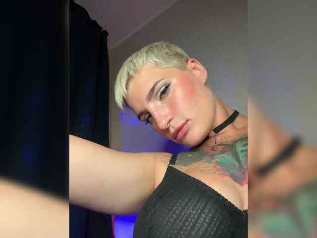Model: ALIEN_GIRL