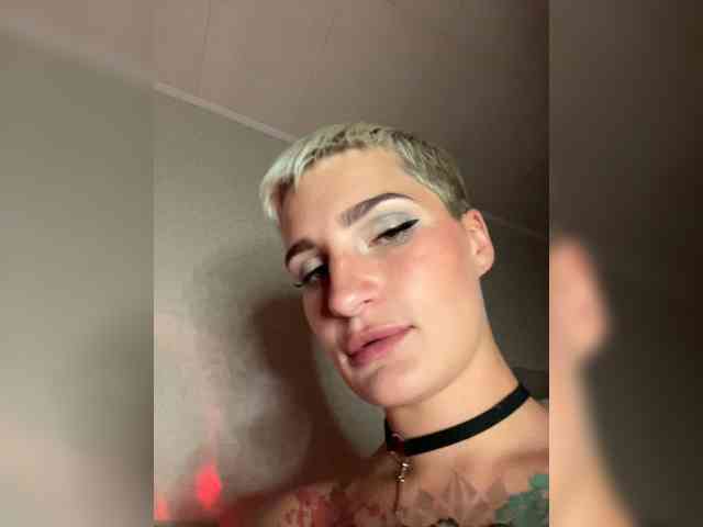 ALIEN_GIRL webcam