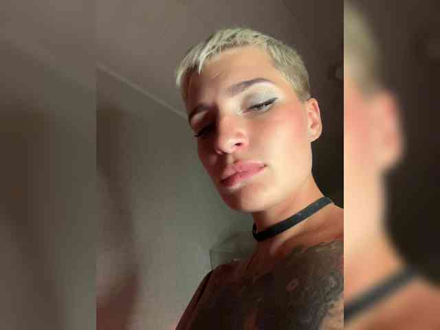 ALIEN_GIRL webcam