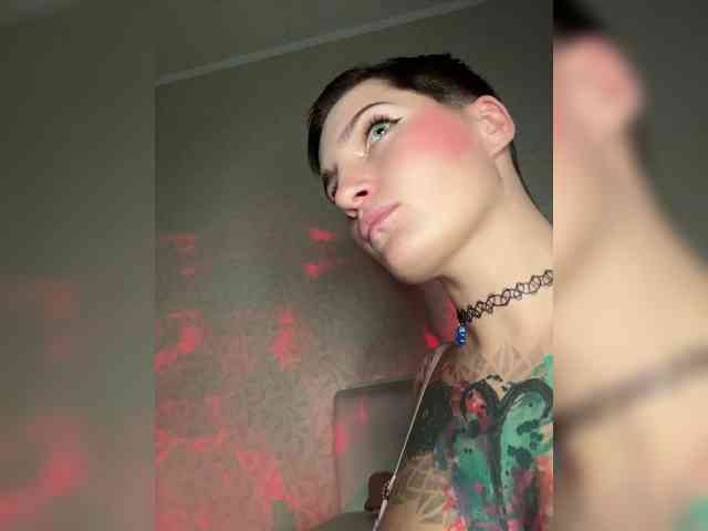 ALIEN_GIRL