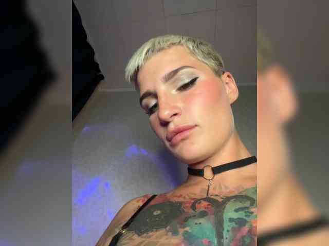 ALIEN_GIRL webcam