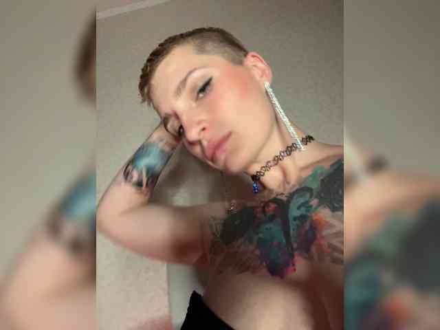 AbsintheGirl Sex Cam Show