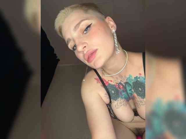 AbsintheGirl Sex Cam Show
