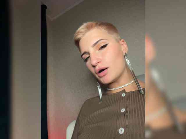 ALIEN_GIRL
