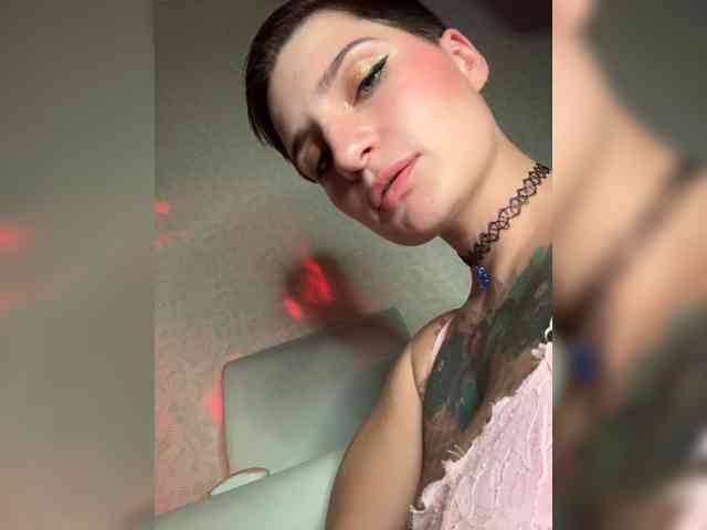 ALIEN_GIRL webcam