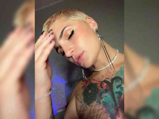 ALIEN_GIRL