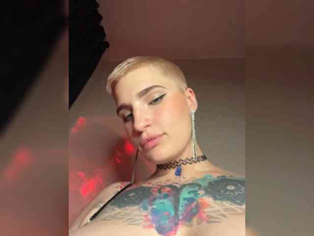 ALIEN_GIRL webcam