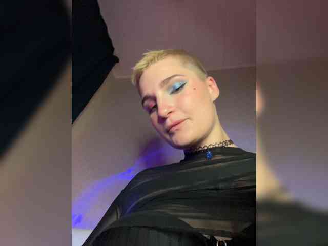 AbsintheGirl Sex Cam Show
