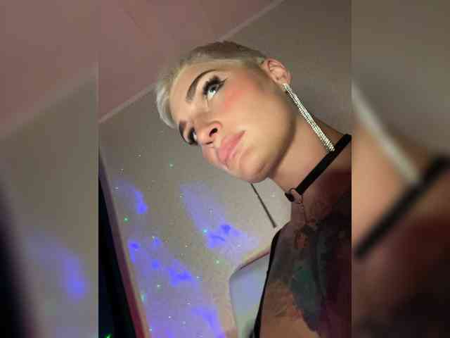 ALIEN_GIRL