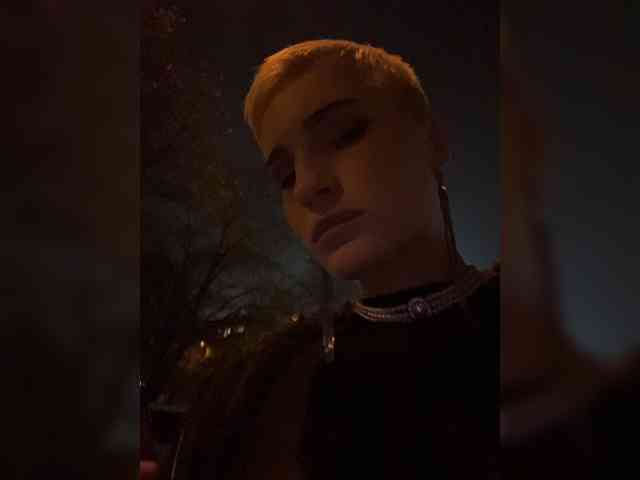 ALIEN_GIRL