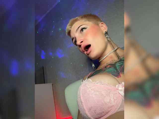 ALIEN_GIRL
