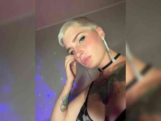 Model: ALIEN_GIRL