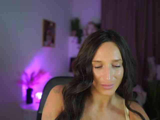 NicoletteShea01 webcam